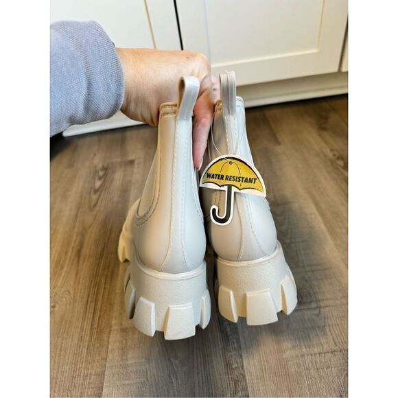 JEFFREY CAMPBELL Platform Lug Sole Chelsea Rain Boot Cream Women’s Size 6 NWT - Picture 5 of 10